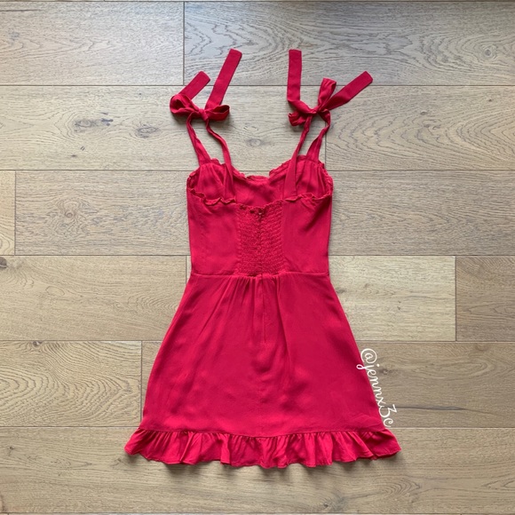 ❌[SOLD]❌Reformation Christine Dress || Lipstick - Picture 10 of 16